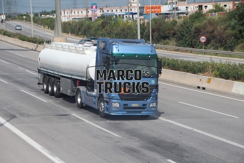 Truck photo mercedes benz - truck,