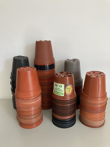 100 used washed 9cm plastic - washed,