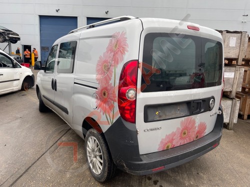 Vauxhall combo 2300 s rear - d,