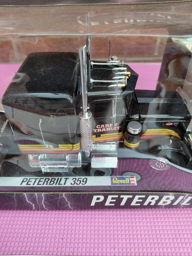 Peterbilt model die - cast, never