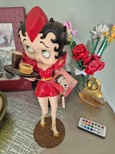 Betty boop figurine - betty,