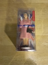 Solar Powered Waving Queen