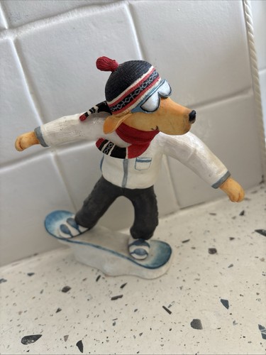 Toni goffe snowboarding dog - goffe,