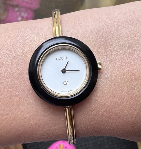 Gucci watch metallic - metallic, bezel