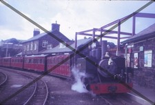 RAILWAY LOCOMOTIVE 35MM SLIDE – FFESTINIOG NARROW GAUGE RAILWAY PORTHMADOG 1975