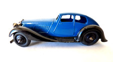 Dinky Toys No.36d Rover Saloon