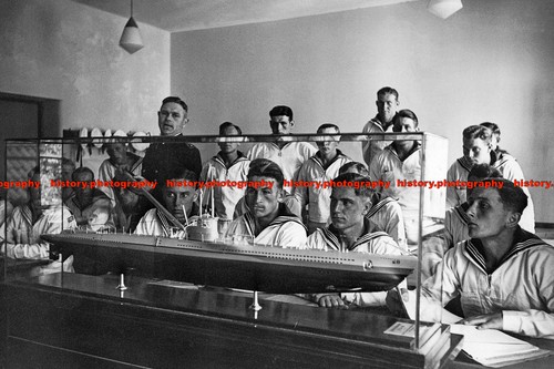 F004023 german sailors - german, in
