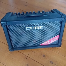 Roland Cube Street with Mains