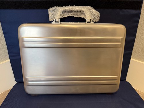 Zero halliburton attach case - halliburton,