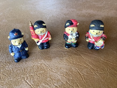 Small bear figures - 4,