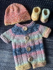 HAND KNITTED DOLLS CLOTHES *