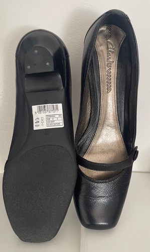 Clarks ladies size - 6, black