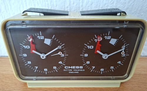 Analogue chess clock sutton - chess,