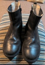 Clarks Girls Black Leather Ankle Boots Zip.  Wide. UK  13F. Worn Good Condition