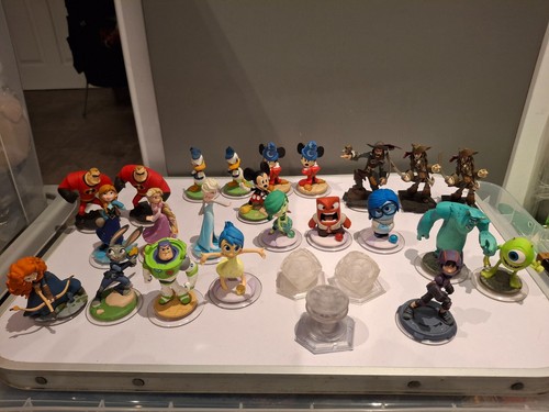Disney infinity figure bundle - disney,