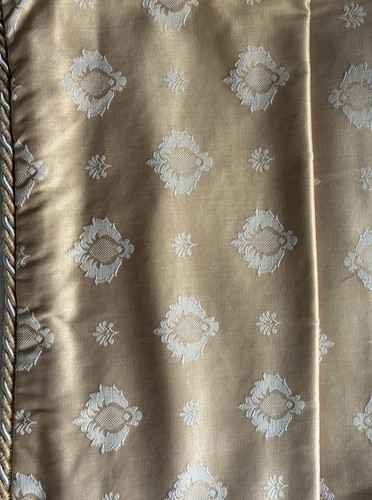 Pair gold cushions used - pair,