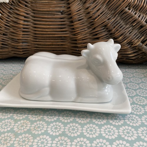 Stunning porcelain cow - stunning,