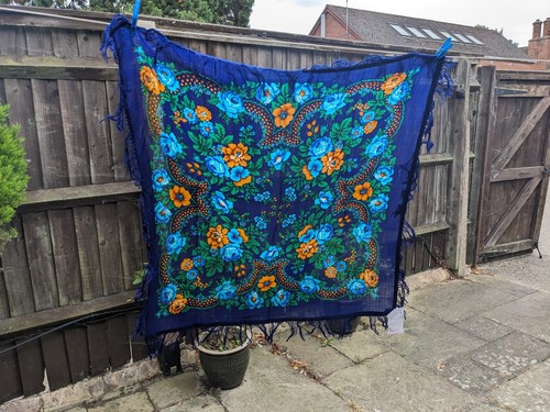Pavlovo posad shawl 100 wool - 100%,