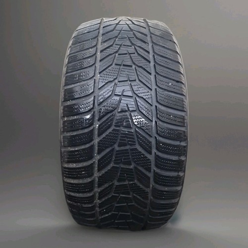 Hankook 245 tyre - 40, (97v)