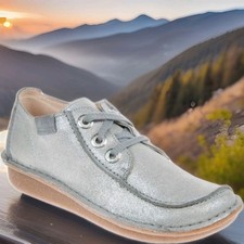 Clarks UK 3 D/ EU 35.5  Funny