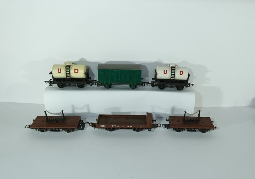 Triang r15 milk - tank, wagons