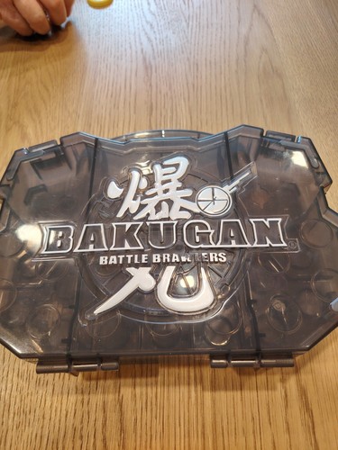 Bakugan battle brawlers case - bakugan,