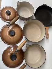 le crueset cast iron Pans Brown 16,18 & 20 Pots With Lids And 23 Frying Pan