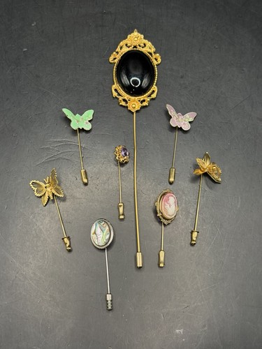 Vintage lot brooch - of, stick