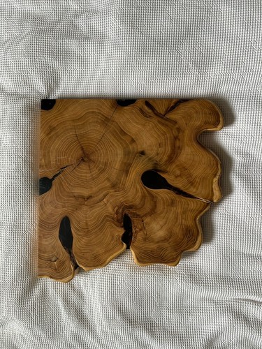Live edge oak resin - live,