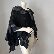 Zone Bleue Paris Black Poncho