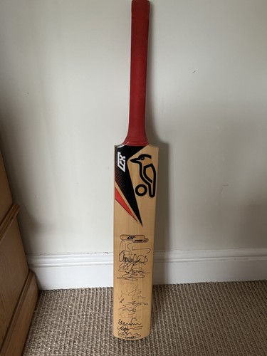 Kookaburra cricket bat signed - kookaburra,