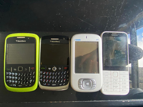 Mixed lot mobile phones - of,
