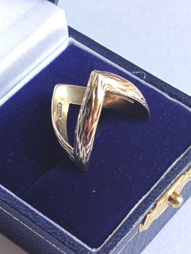 9ct gold wishbone - ring, size