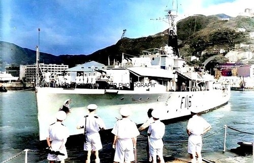 Royal navy black swan class - navy,