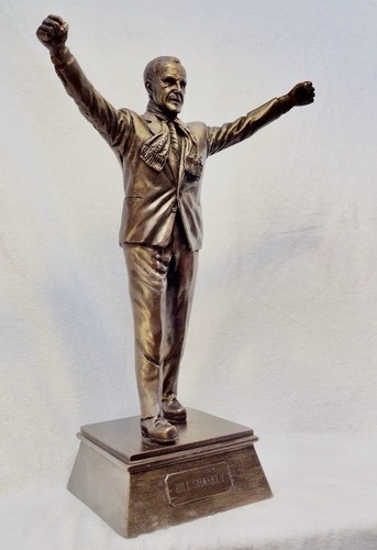 Bill shankly large statue - shankly, in