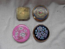 4 VINTAGE COMPACTS AS FOUND ~ MELISSA STRATTON and OTHERS (4)