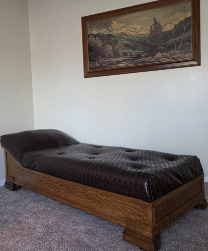 Vintage daytime bed - daytime, bed.