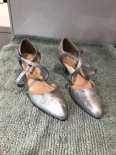 Silver flapper style - flapper,