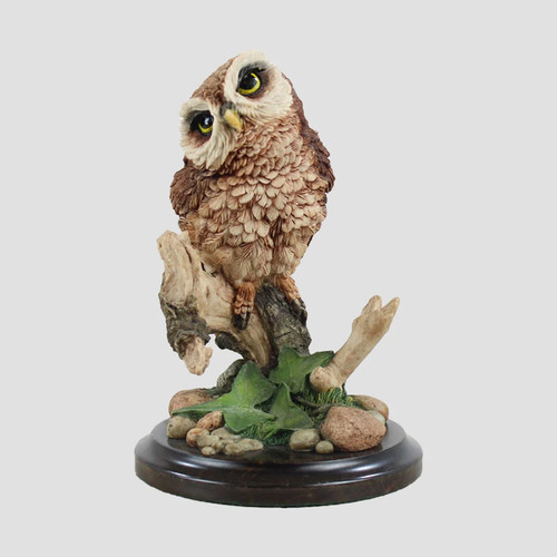 Tawny owl tree stump border - on,