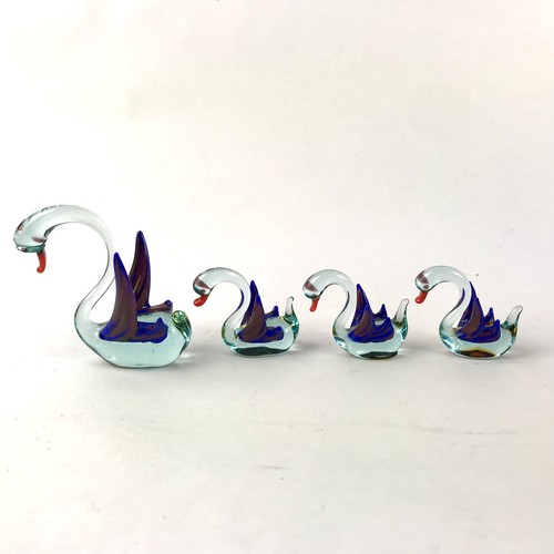 Miniature glass swans - 4,