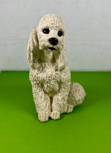 Dog figurine 1985 - dog,