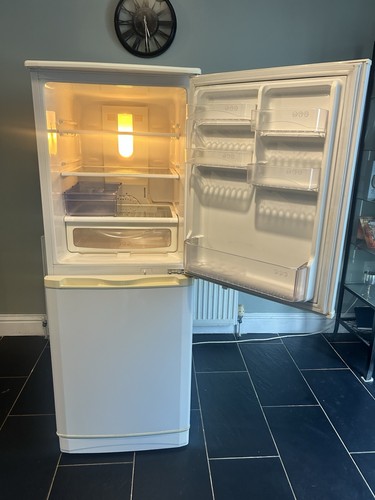 Fridge freezer - lg,