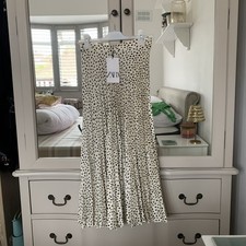 Zara Size XS Pleated Skirt Cream/Black New Without Tags