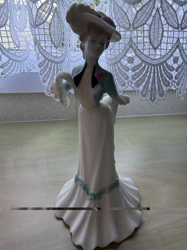 Coalport miniature figurine - ,