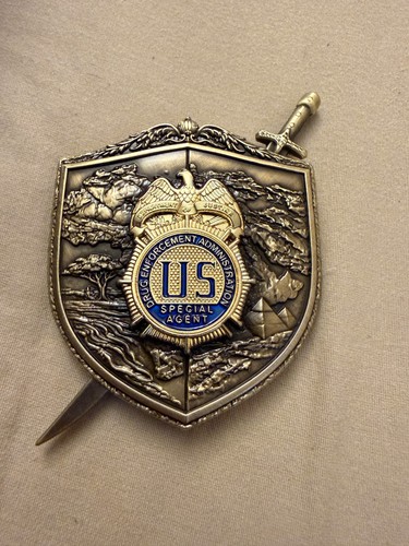 Dea special agent middle - dea,