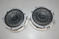 2x speakers rear left = right