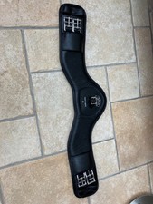 Kent And Masters Short Black Contoured Girth 28”/72cm