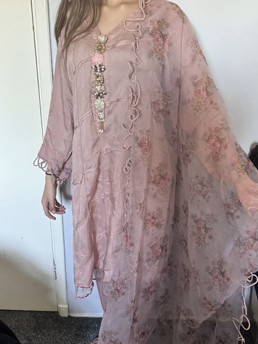 Light pink asian - light,