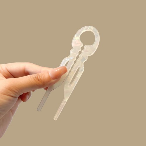 Women shaped hairpin french - u,