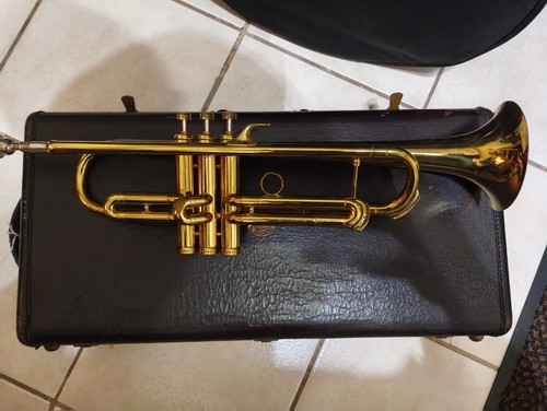 Vintage 1949 conn conquerer - vintage,
